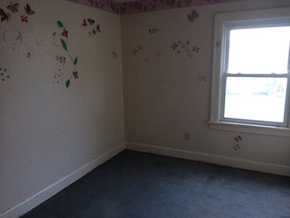 Parma bedroom before remodel